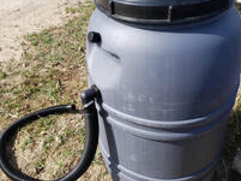 Wide overflow barrel with larger outflow hose.
