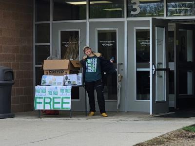 Volunteer Karen Nelson gave away over 250+ extra trees at the Saline Farmers Market! 
