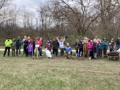 Tree planting group picture