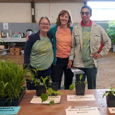 Master Rain Gardeners & volunteers at the Spring Native Plant Sale (Photo Credit: Paul Michael Peters)