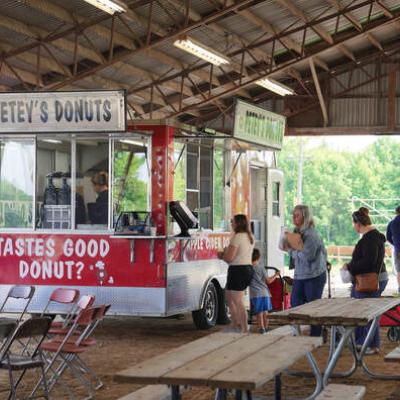 Petey's Donuts food truck  (Photo Credit: Paul Michael Peters)